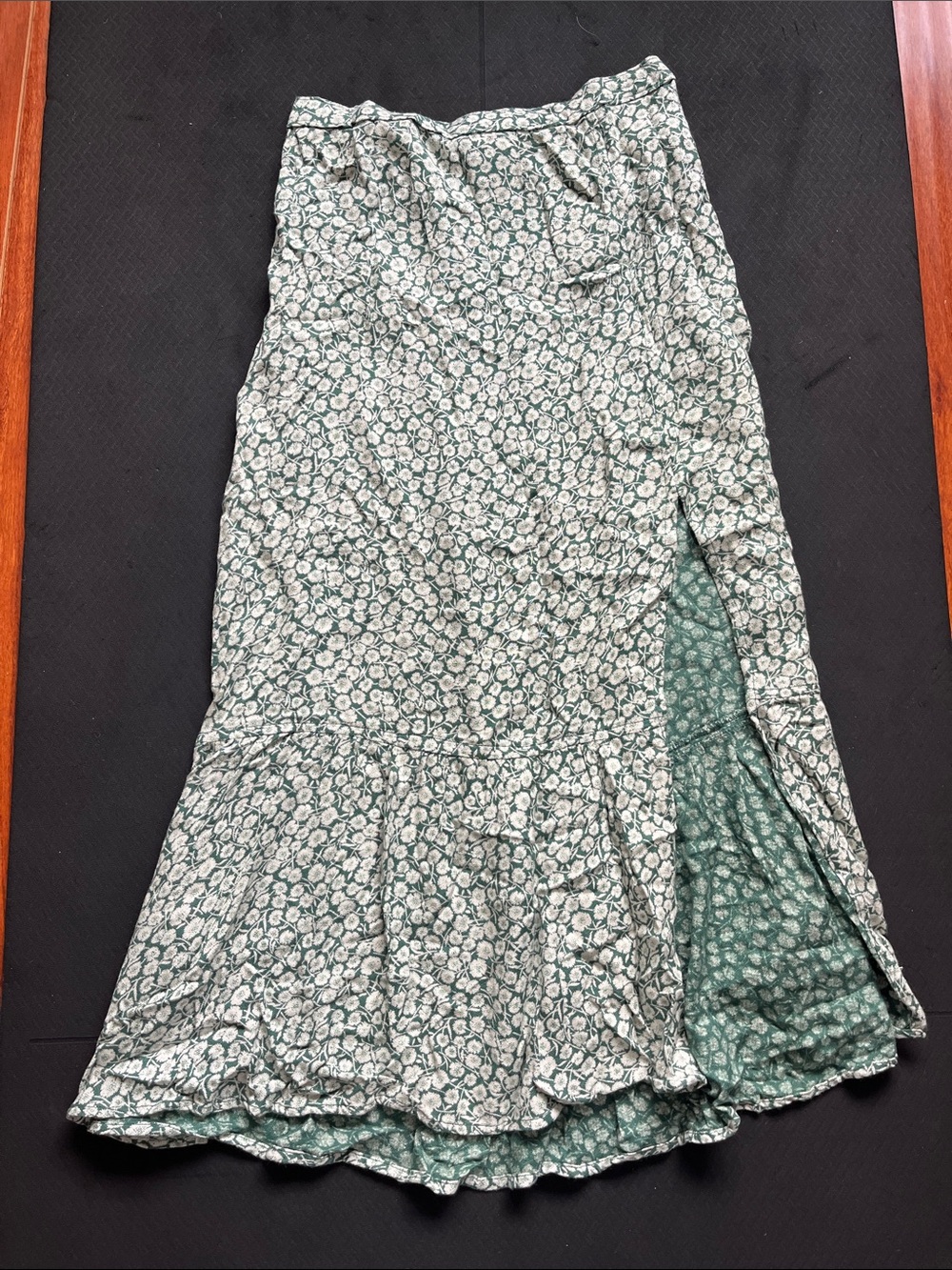 Abercrombie & Fitch XS Green Floral Maxi Skirt with Ruffle Detail and slit.